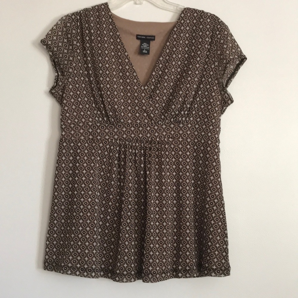 New York and company blouse. Size L.
